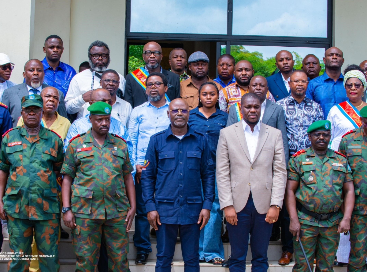 Séjour intense au Kongo Central, Défense : Guy Kabombo Muadiamvita à l’assaut de la base militaire de Kitona !